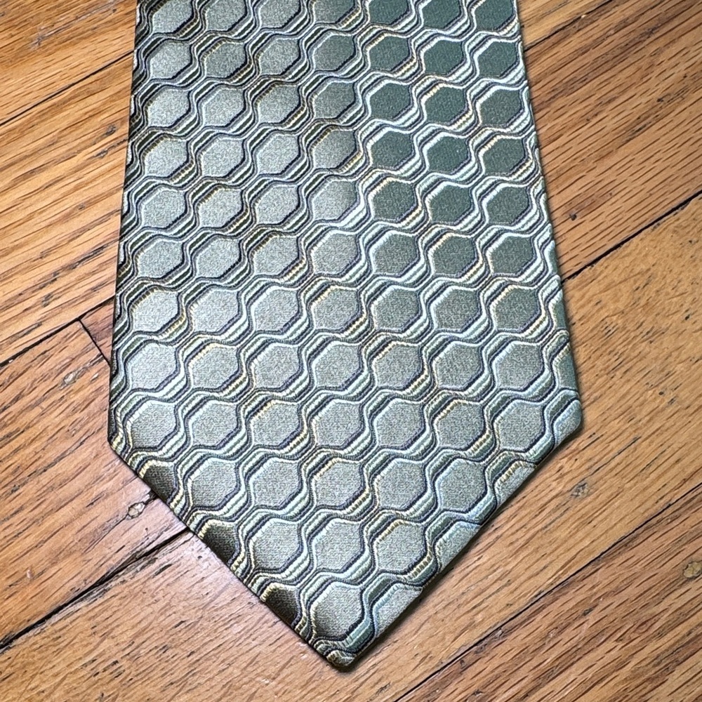 Geoffrey Beene Hexagonal Pattern Tie In Green And Gold